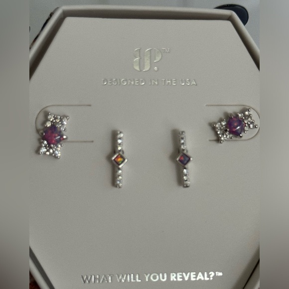 October 2023 Earrings- Bomb Party -NIB - Picture 4 of 5